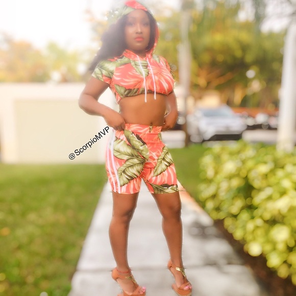 Flora Short Sleeve Hoodie Matching Set -NWOT - Picture 2 of 6